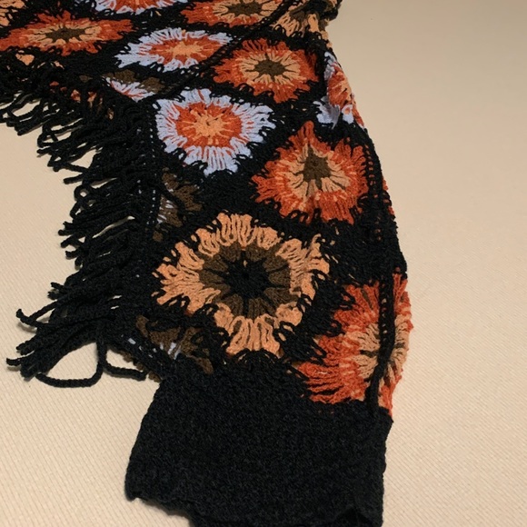 Handmade Granny Square Boho Fringed Crop top - Picture 7 of 9